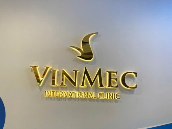 Bảng hiệu Vinmec